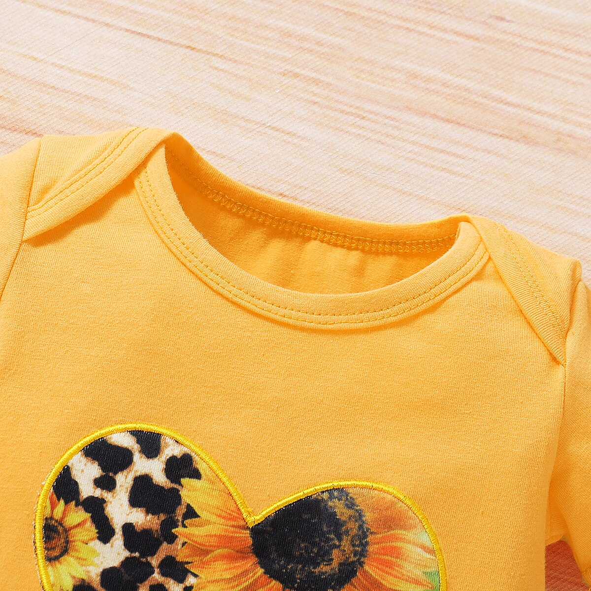 Baby Girl's Leopard / Sunflower Printed Yellow T-Shirt and Tutu Pants with Headband Set
